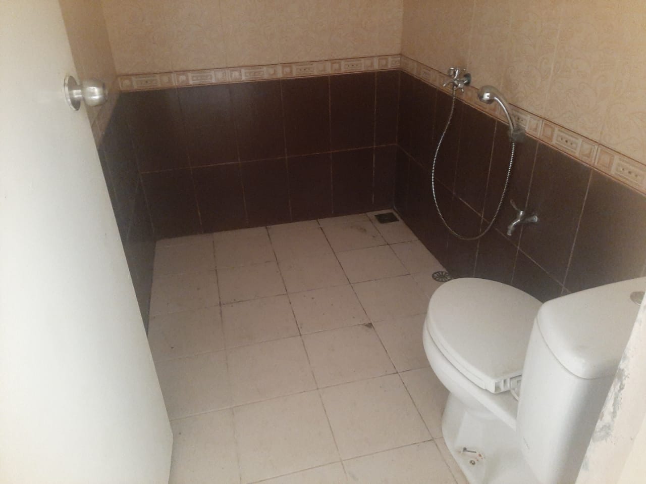 Rumah disewakan di Taman Beverly Lippo Cikarang